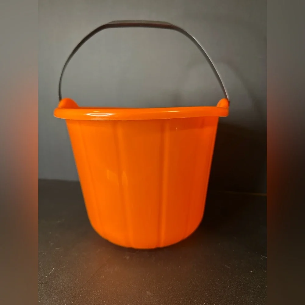 Vintage Style Plastic Pumpkin Trick‎ or Treat Bucket Jack O’Lantern Pail